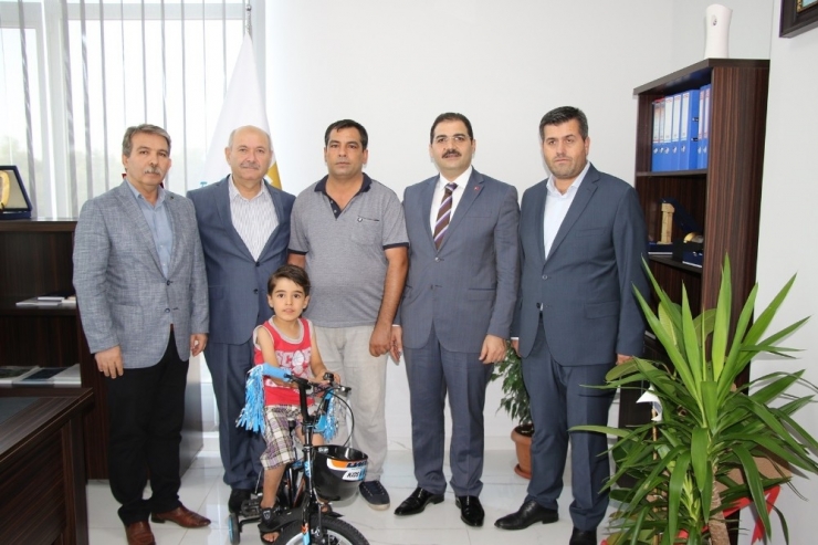 Koca Yürekli Minik Ömer’e Ödül