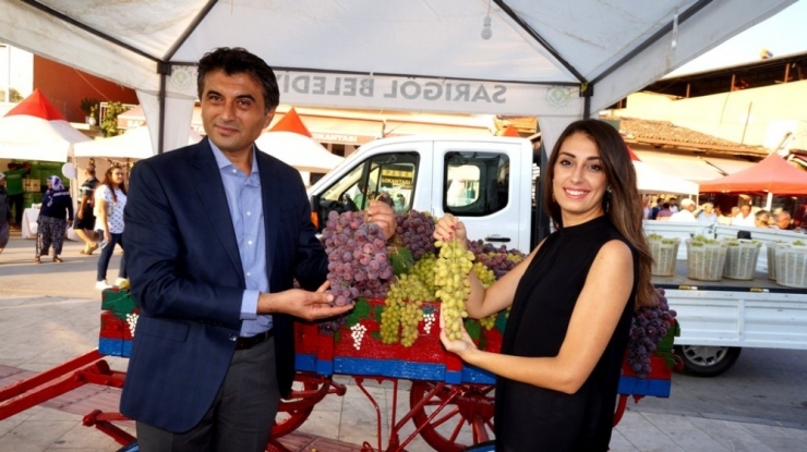 Festivalde Diyetisyen Üzümün Faydalarını Anlattı