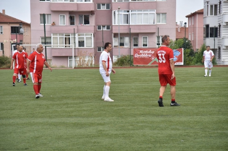 Şöhretler Karması Futbol Karşılaşmasında Renkli Görüntüler Yaşandı