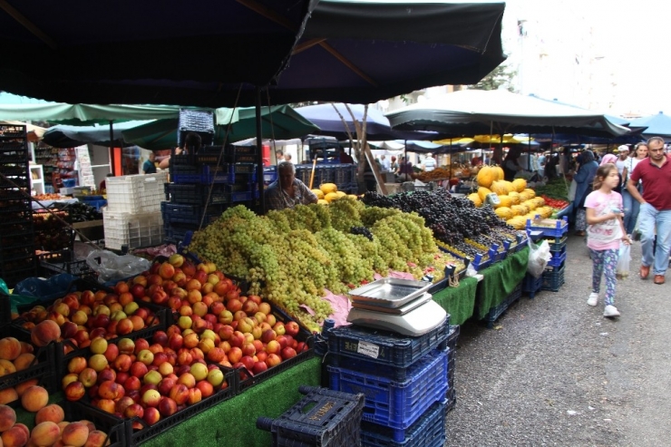 Pazarda Fiyatlar Ucuz, İlgi Az