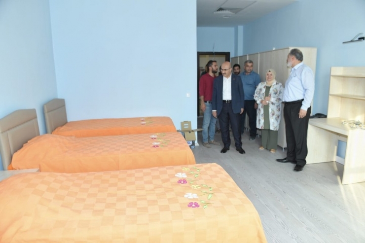 Vali Demirtaş: "Eğitim Yatırımları Devam Edecek"