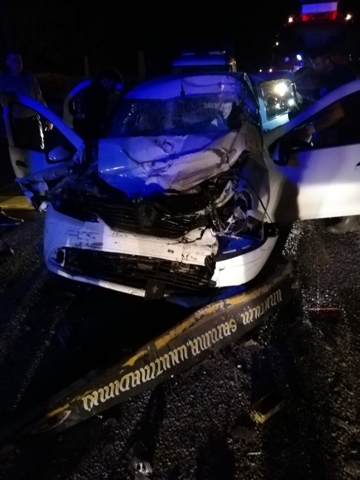 Otomobil İle Hafriyat Kamyonu Çarpıştı: 1 Ağır Yaralı