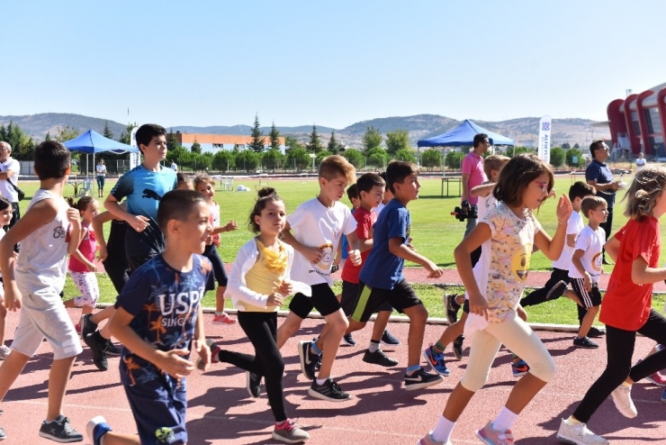 Altıeylül’de Çocuklar Yarıştı