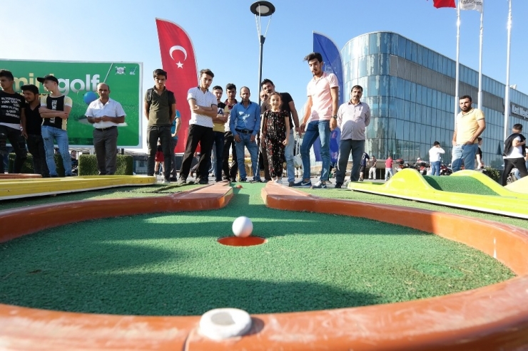 Bursa’da Şehrin Göbeğinde Golf Keyfi