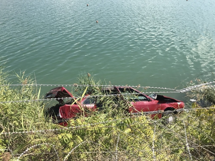 Köpeğe Çarpmamak İçin Direksiyonu Kırınca Canından Oldu