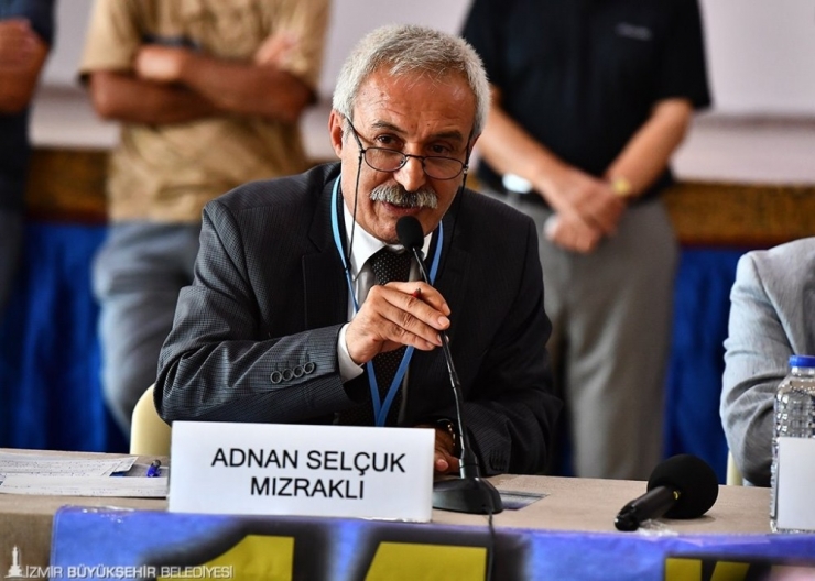 Karaburun Bilim Kongresi’nde "Yerel Yönetimler, Kriz Ve Çıkışlar" Paneli