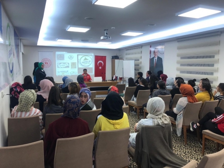 Erciyes Gençleri Ağırlamaya Devam Ediyor