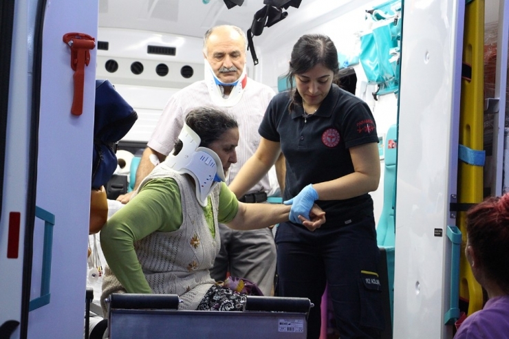 200 Metre Arayla İki Ayrı Kaza: 4 Yaralı