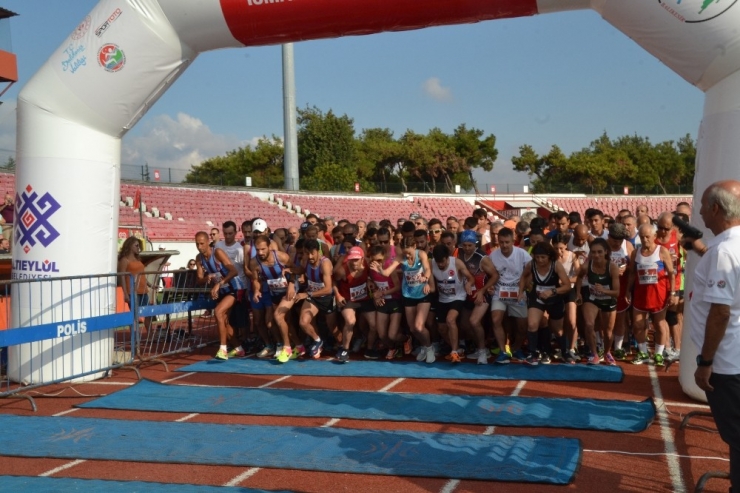 11. Uluslararası İsmail Akçay Yol Koşusunda Kalp Krizi Geçiren Binbaşı Kurtarılamadı