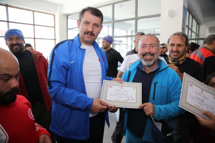 Sivas Kongresi’nin 100. Yılı İçin Yıldız Dağı’na Tırmandılar