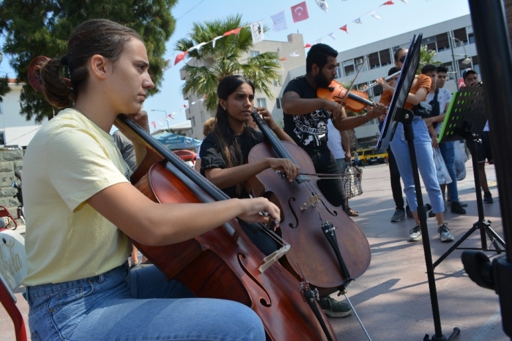Okula Sokak Konseriyle Başladılar