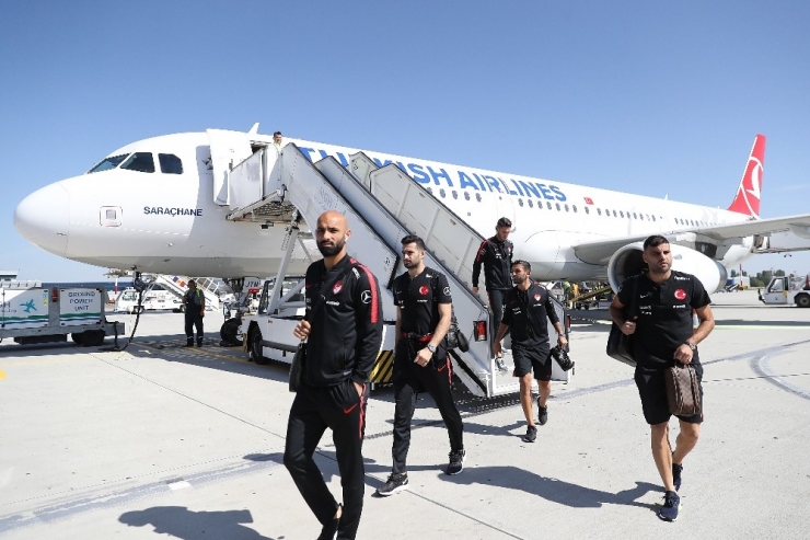 A Milli Futbol Takımı, Moldova’ya Geldi