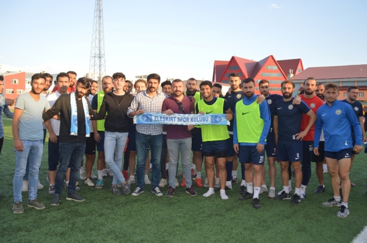 Eleşkirtspor Taraftar Derneği’nden Ağrıspor’a Kombine Desteği