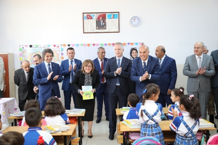 Gaziantep’te Öğrenciler Ders Başı Yaptı