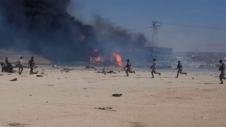 Azez’de Petrol Tankeri Patladı: 2 Yaralı