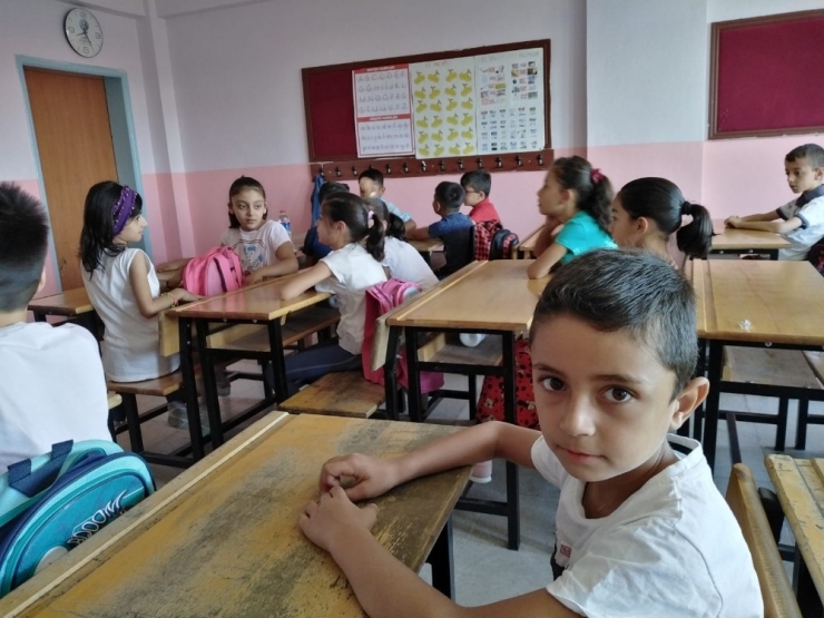 Gercüş’te 6 Bin 943 Öğrenci Ders Başı Yaptı