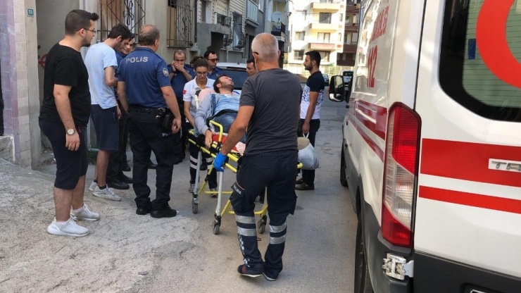 Gasp Ettiler, Dizine Bıçak Sapladılar