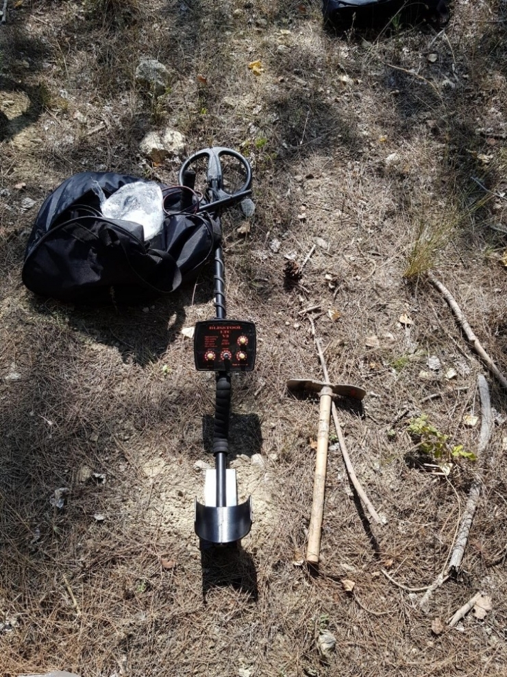 Ormanda Define Arayanlara Suçüstü