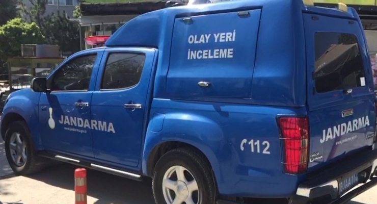 Önce Bıçakladı, Sonra Silahla Ayağından Vurdu, Ardından Da Darp Etti