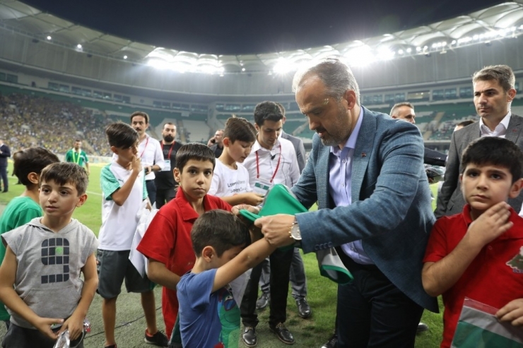 Başkan Aktaş’tan Çocuklara Bursaspor Forması