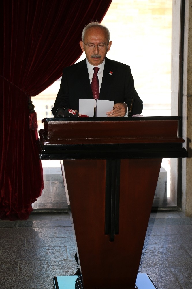 Kılıçdaroğlu Başkanlığındaki Chp Heyeti Anıtkabir’i Ziyaret Etti