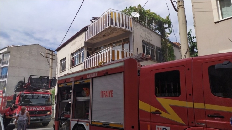 Alev Alan Çamaşır Makinesi Paniğe Neden Oldu