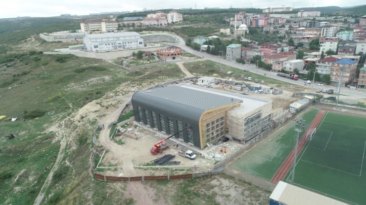 Dilovası Yüzme Havuzunun Dış Cephesi Tamamlanıyor