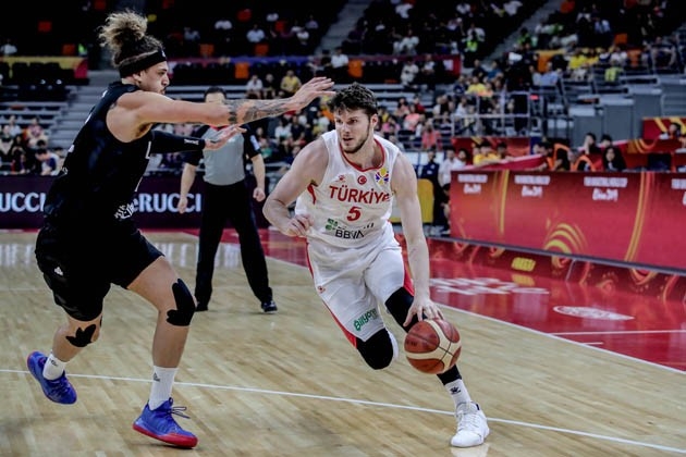 12 Dev Adam, Yeni Zelanda’ya 102-101 Kaybetti