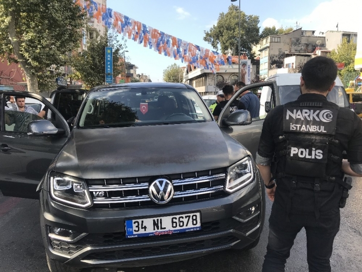 Polis Ehliyeti Olmayan Sürücünün Yerine Geçip Bebeği Hastaneye Yetiştirdi