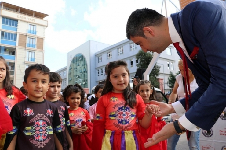 Kartal Belediyesi, Yeni Eğitim Öğretim Yılı Açılışında Öğrencileri Yalnız Bırakmadı