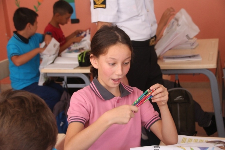 Kepsut Belediyesi’nden Kırtasiye Yardımı