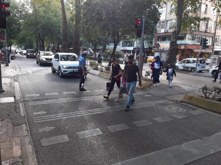 Kocaeli Zabıtasından Okul Önlerine Güvenlik Önlemi