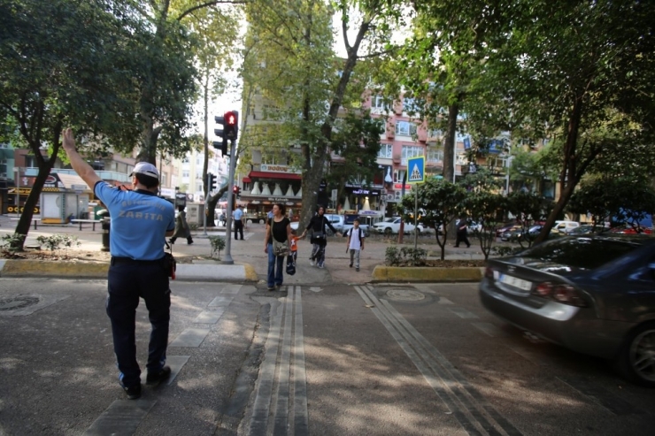 Kocaeli Zabıtasından Okul Önlerine Güvenlik Önlemi