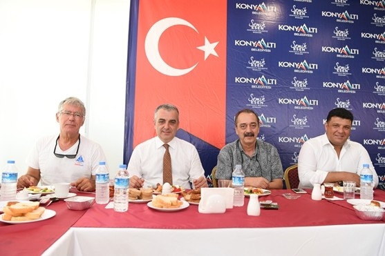 Başkan Esen, Dadd Üyeleriyle Bir Araya Geldi