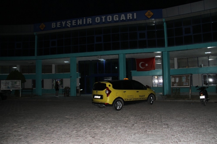 Taksici Meslektaşını Silahla Yaraladı