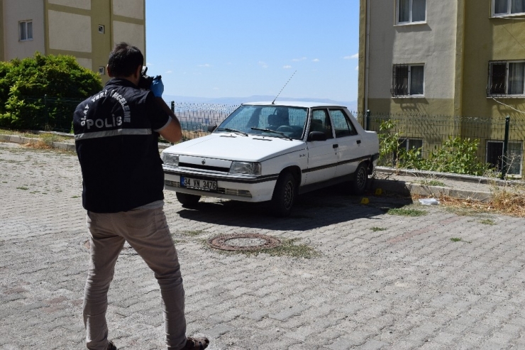 Malatya’da 1 Kişi Otomobil Yanında Ölü Bulundu