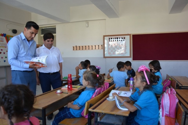 Selendi’de 3 Bin 171 Öğrenci Ders Başı Yaptı