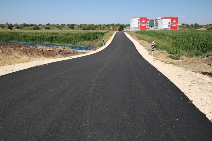 Siverek’te Yol Yapım Çalışmaları Sürüyor