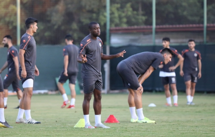 Alanyaspor’da Fenerbahçe Maçı Hazırlıkları Sürüyor