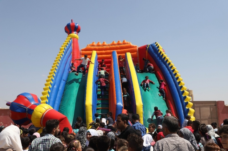 Yetim Öğrencilere Sürpriz Eğlence