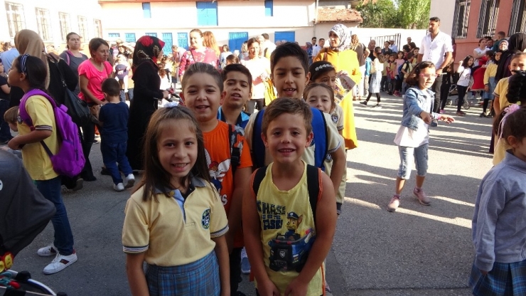 Uşak’ta Yeni Eğitim Öğretim Yılı Başladı