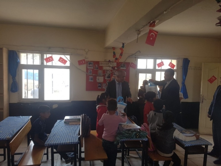 Çaldıran’da 19 Bin 500 Öğrenci Ders Başı Yaptı