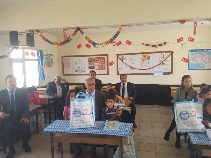 Çaldıran’da 19 Bin 500 Öğrenci Ders Başı Yaptı