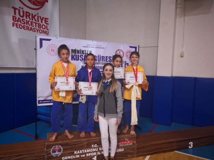 Yunusemre Güreş Takımı Türkiye İkincisi Oldu