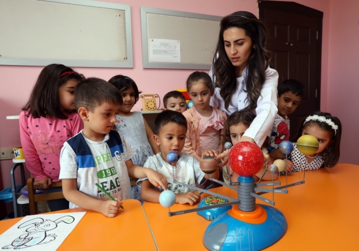 Van Büyükşehir Belediyesi Kreş Ve Gündüz Bakımevi Ders Başı Yaptı