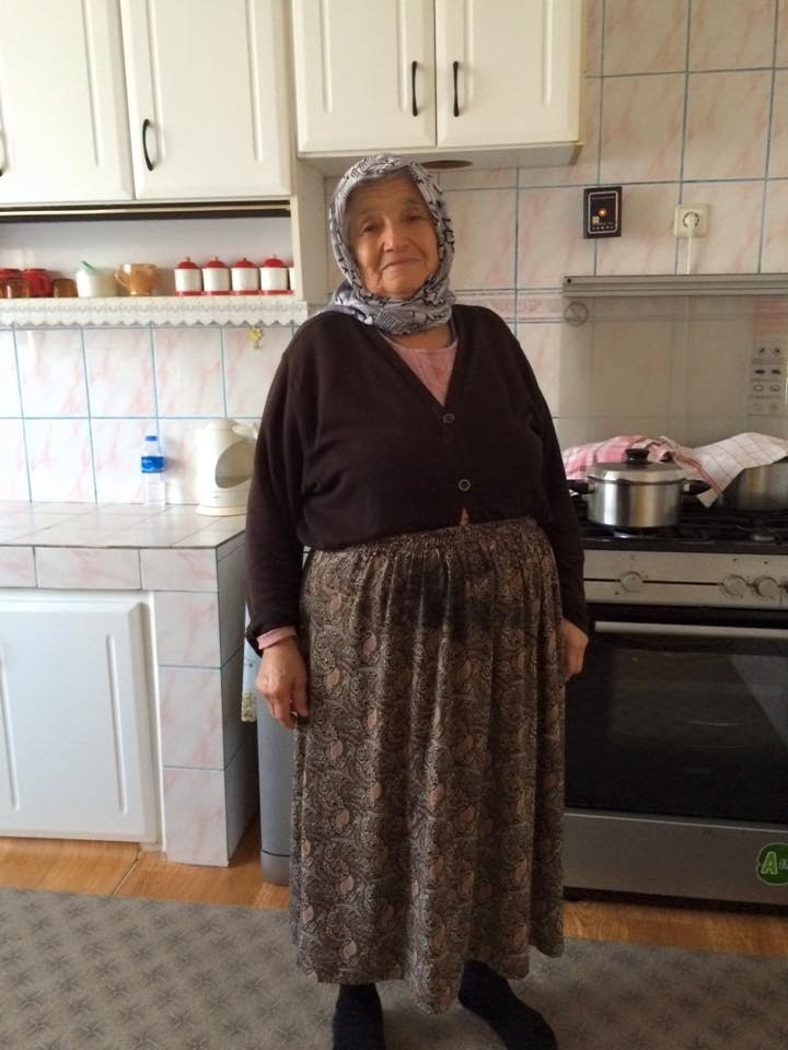 Ağaçtan Düşen Yaşlı Kadın Hayatını Kaybetti