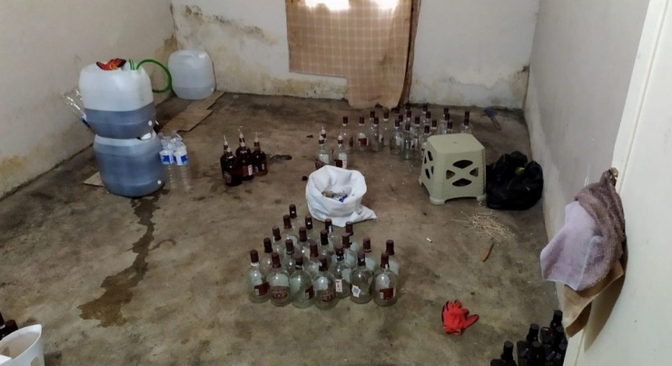 Adana’da Kaçak İçki Operasyonu
