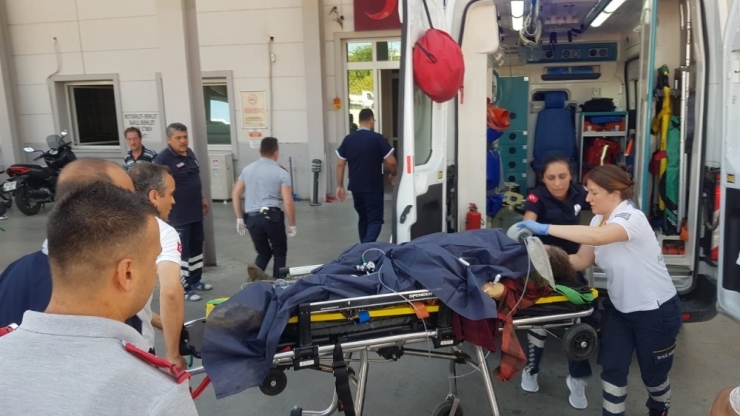 Tarım İşçilerini Taşıyan Araç Uçuruma Yuvarlandı; 1 Ölü, 5 Yaralı