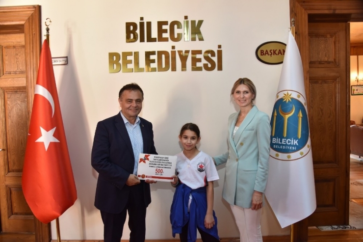 Başkan Şahin Kuşak Güreşi Sporcularını Ağırlayarak Ödüllendirdi