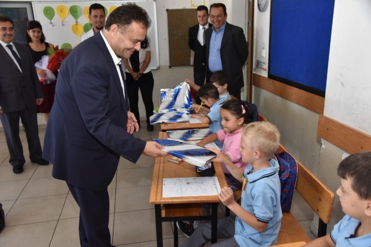 Başkan Şahin, Okula Başlayan Çocukların Sevincini Paylaştı